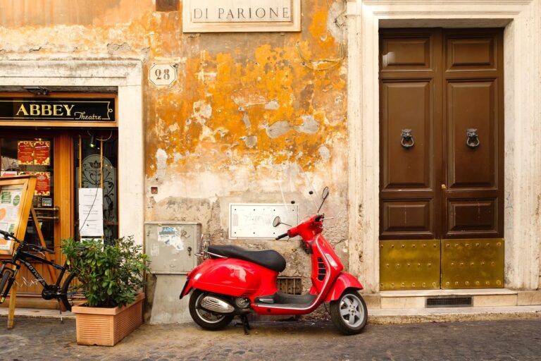Rent a Vespa scooter in Rome