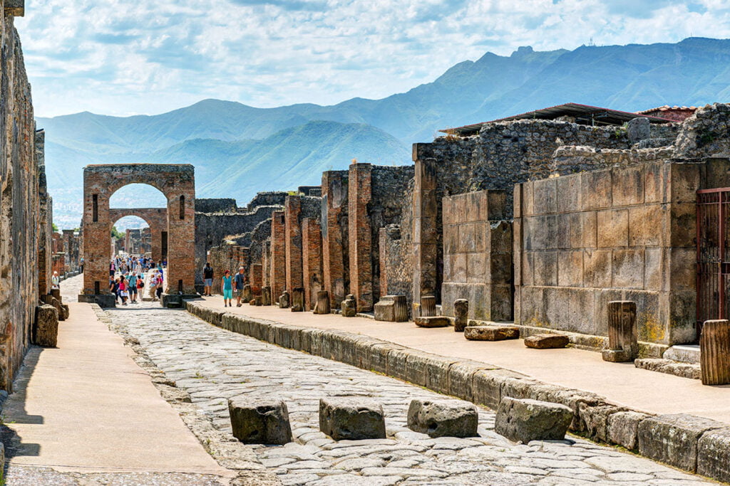 Visit Pompeii from Rome